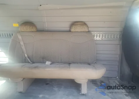 2002 Chevrolet Express G1500 from USA, damaged, VIN 1GCFG15M021132583